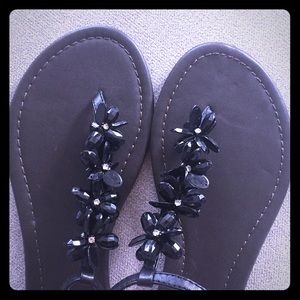 Madden girl kelsea sandals size 8.5 black flower